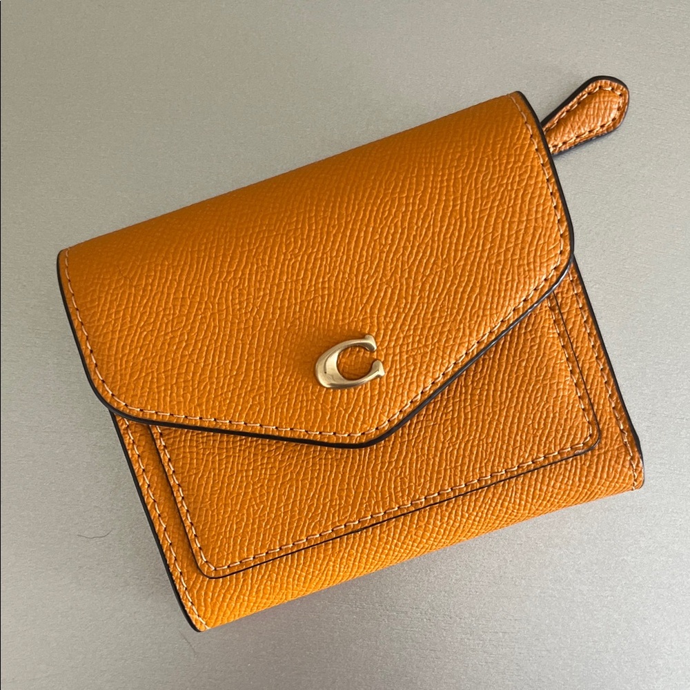 Coach Small Wyn Wallet / Papaya - Picture 2 of 14